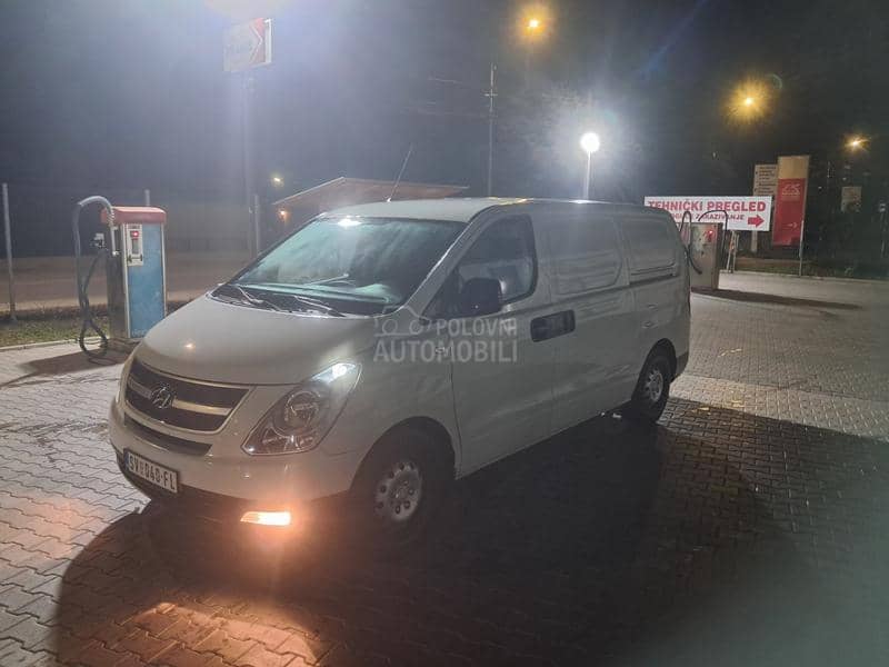 Hyundai H-1 2.5