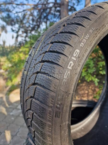 Nokian 245/35 R19 Zimska