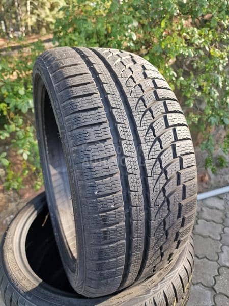 Nokian 245/35 R19 Zimska
