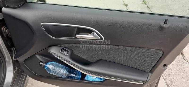 Mercedes Benz A 180  Mercedes Benz A 180