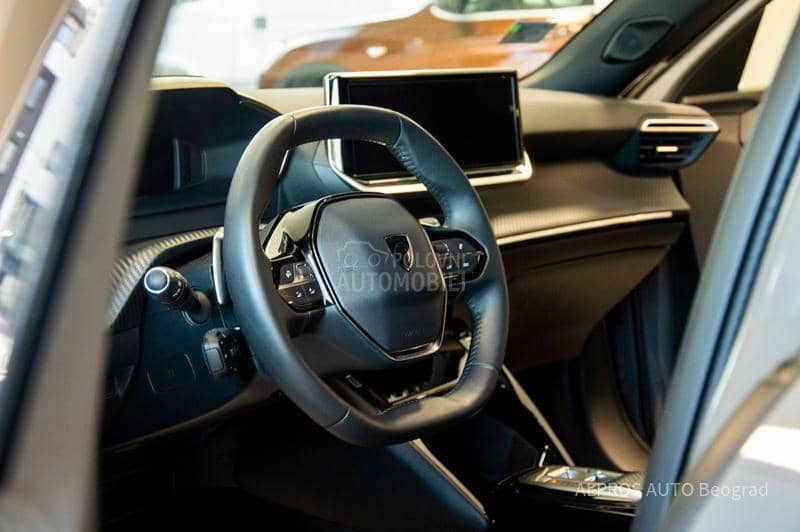 Peugeot 2008 1.2 ALLURE