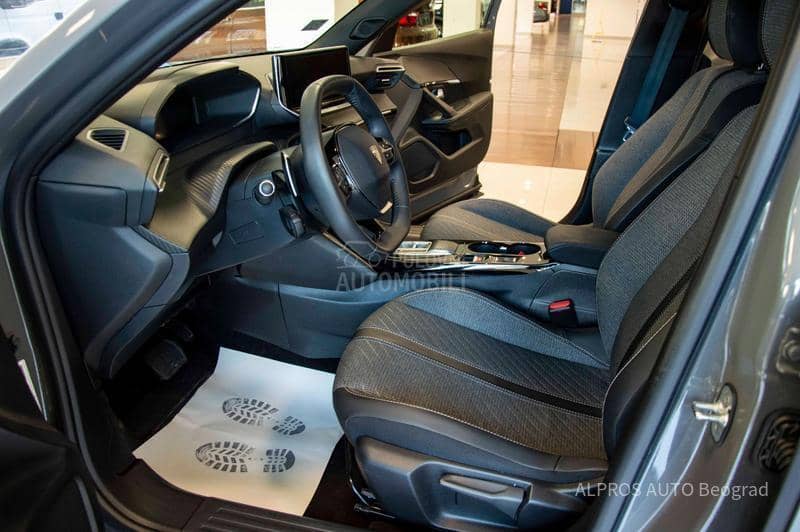 Peugeot 2008 1.2 ALLURE