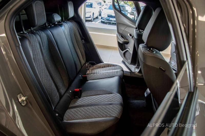 Peugeot 2008 1.2 ALLURE