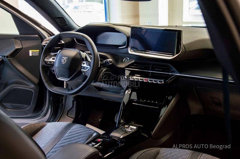 Peugeot 2008 1.2 ALLURE