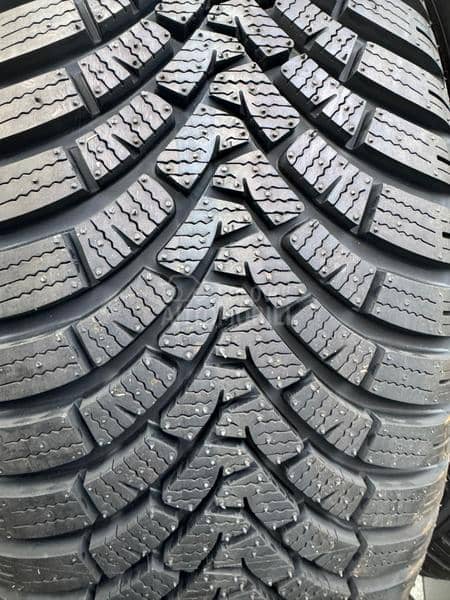 Falken 215/55 R18 Zimska