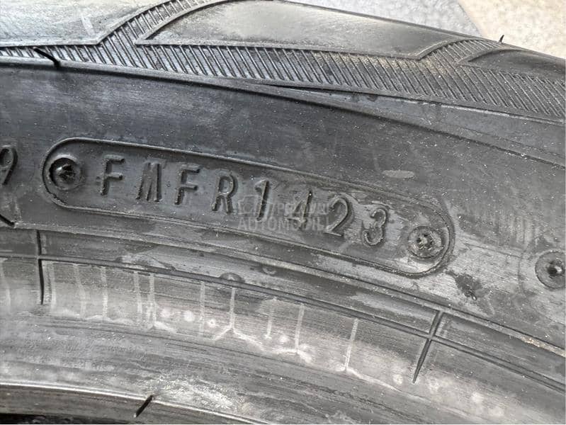 Falken 215/55 R18 Zimska
