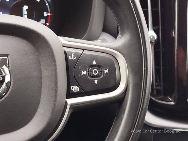Volvo XC60 D4 MOMENTUM PRO A/T