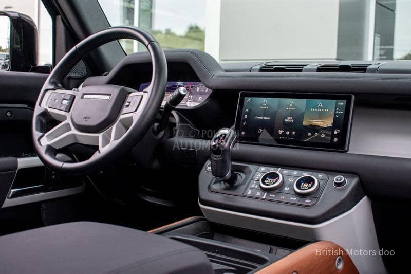 Land Rover Defender SE D250