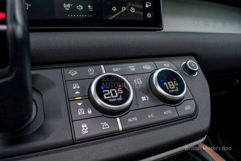 Land Rover Defender SE D250