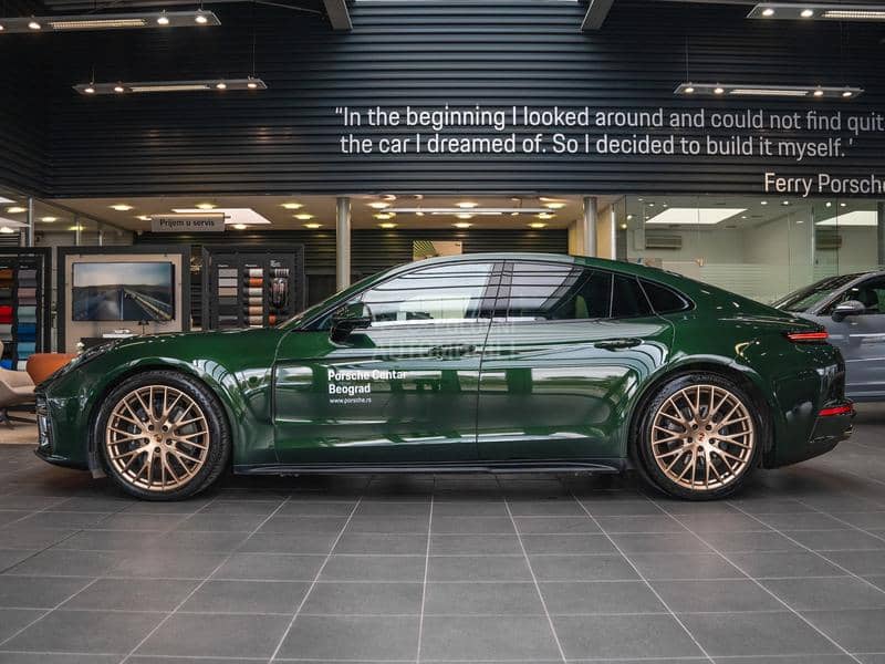 Porsche Panamera 4