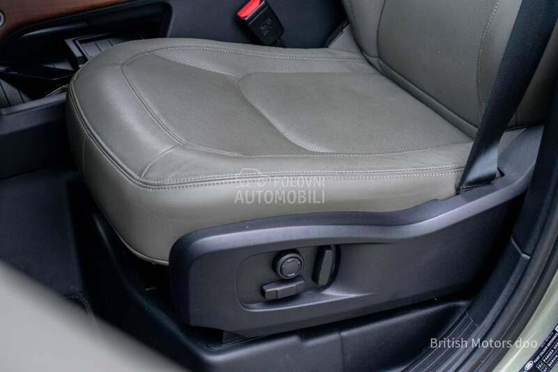 Land Rover Defender SE D250