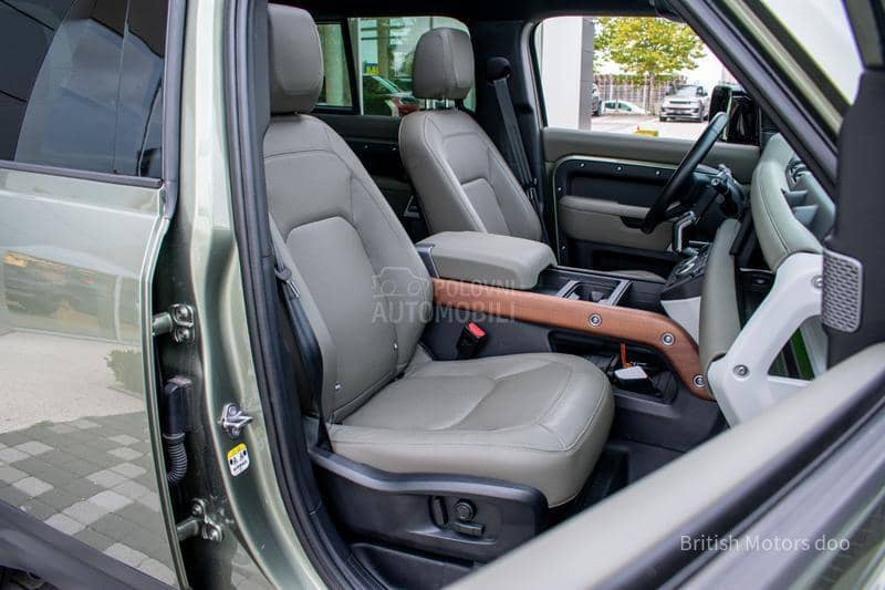 Land Rover Defender SE D250