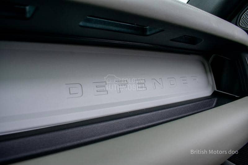 Land Rover Defender SE D250