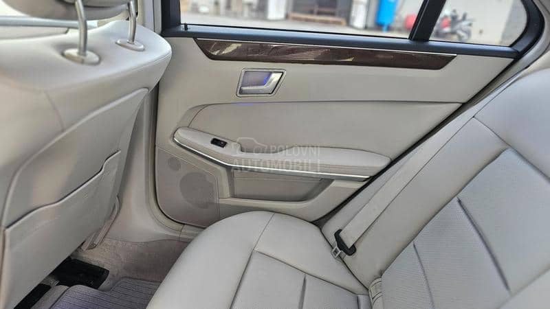 Mercedes Benz E 200 