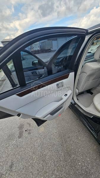 Mercedes Benz E 200 