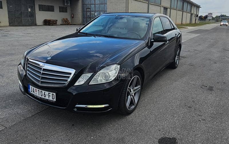 Mercedes Benz E 200 
