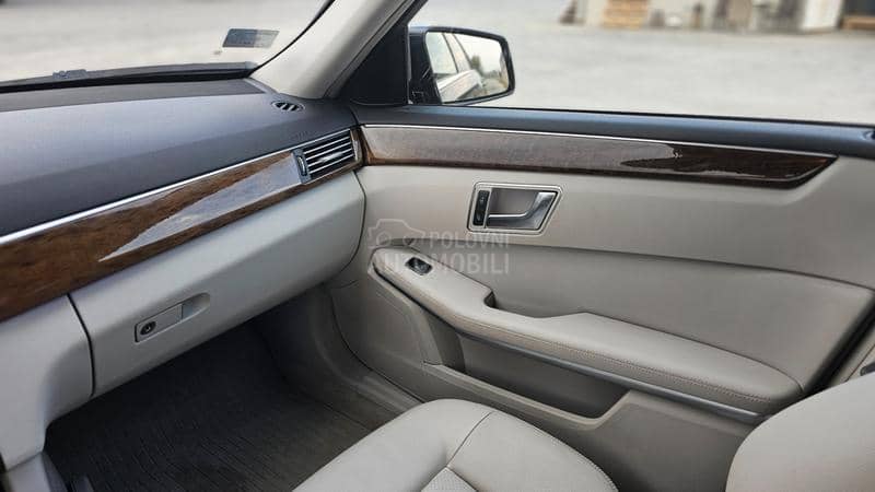 Mercedes Benz E 200 
