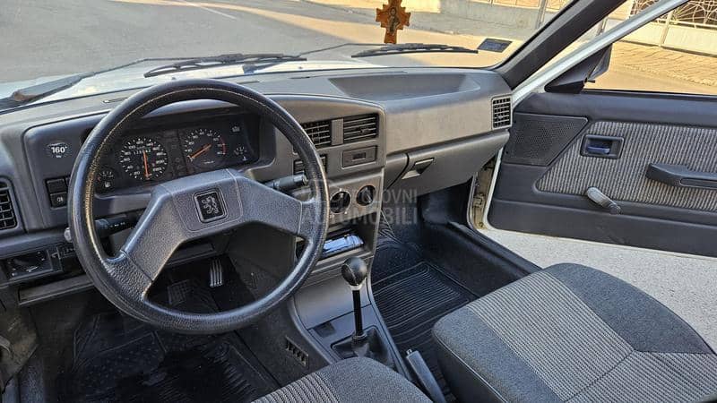 Peugeot 309 1.4