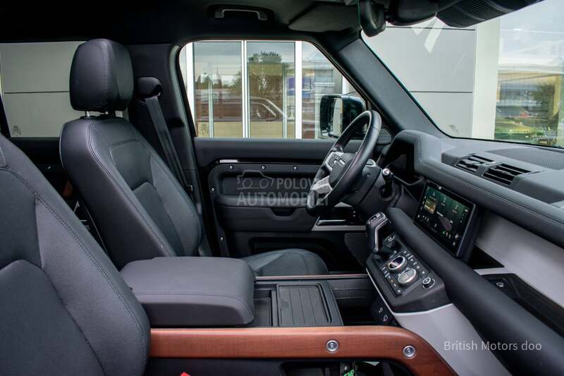 Land Rover Defender SE D250