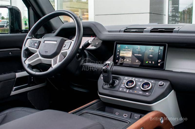 Land Rover Defender SE D250