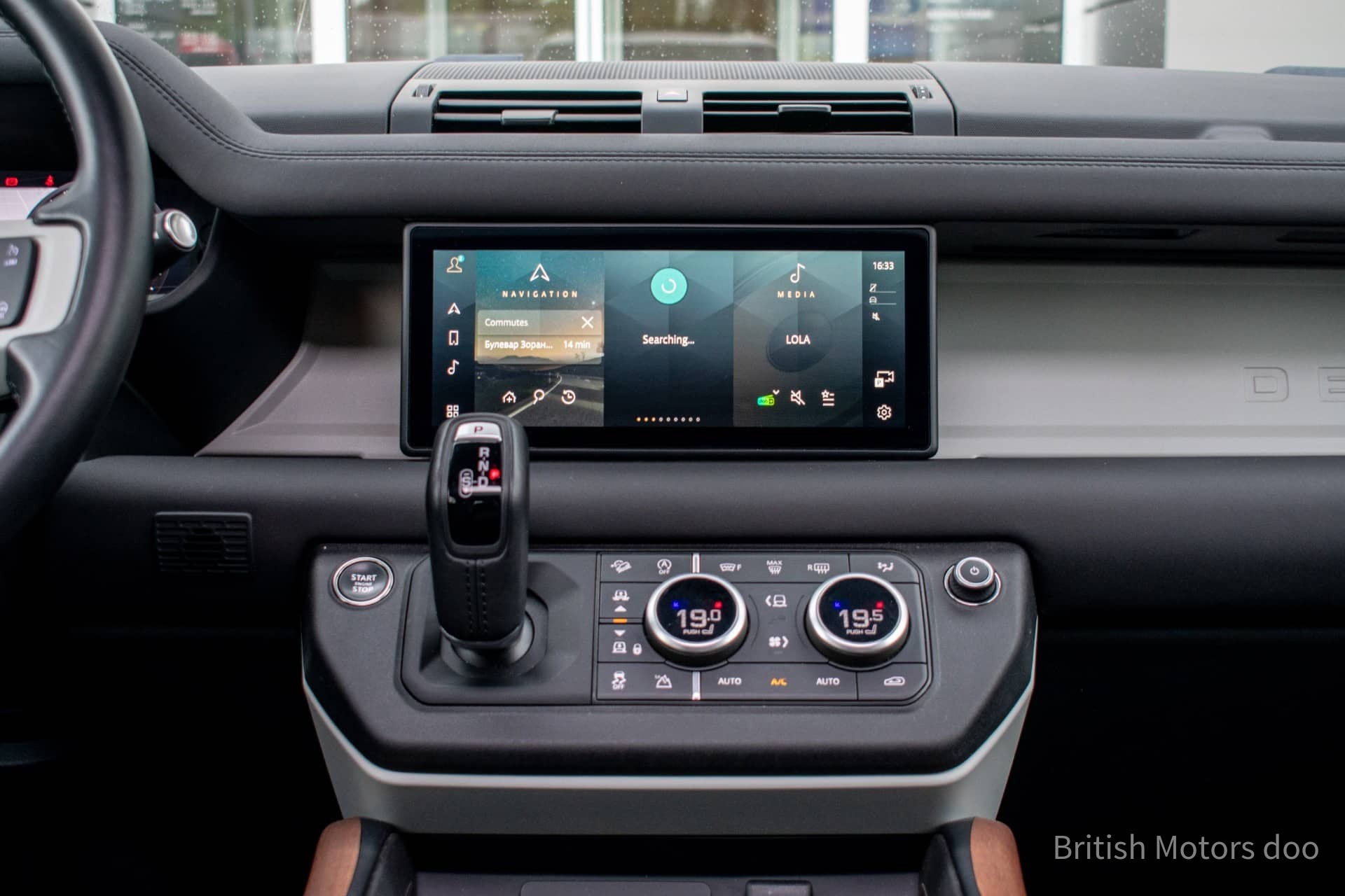 Land Rover Defender SE D250