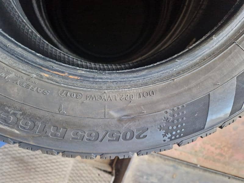 Kumho 205/65 R16 Zimska