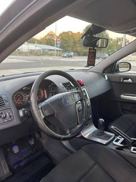 Volvo S40 1.6 hdi  1 0 9 k s