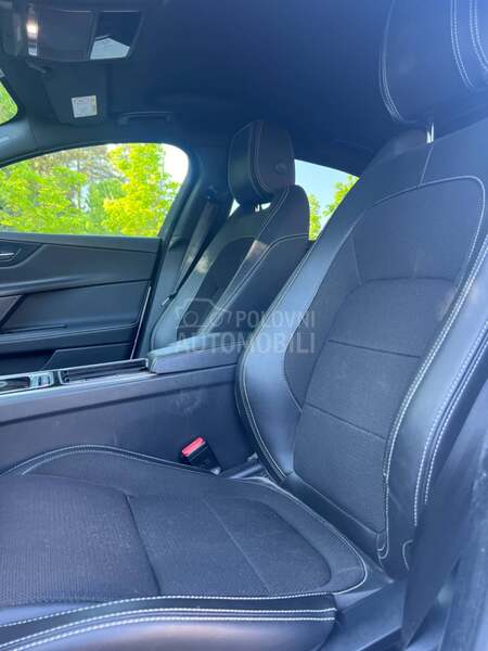 Jaguar XE R-SPORT 4x4