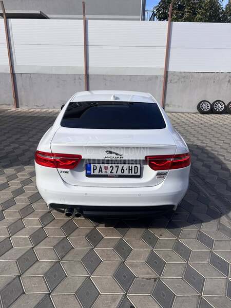 Jaguar XE R-SPORT 4x4