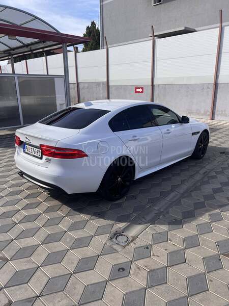 Jaguar XE R-SPORT 4x4