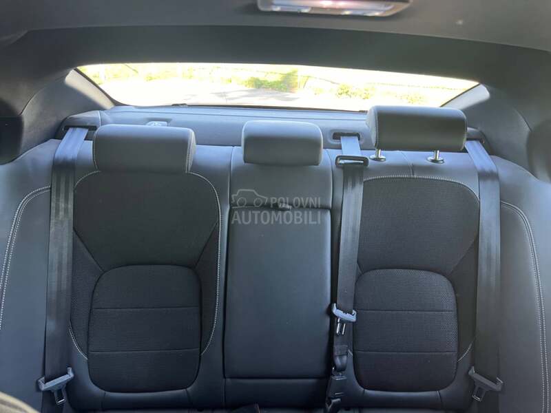 Jaguar XE R-SPORT 4x4