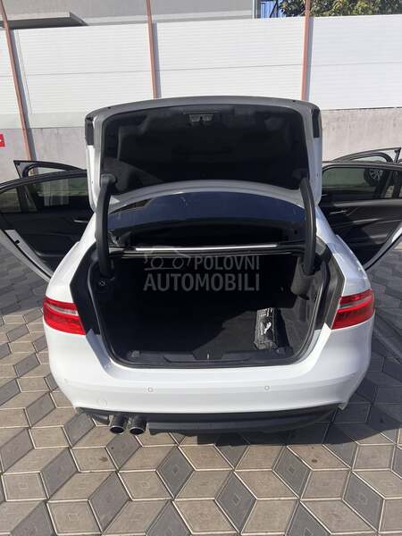 Jaguar XE R-SPORT 4x4