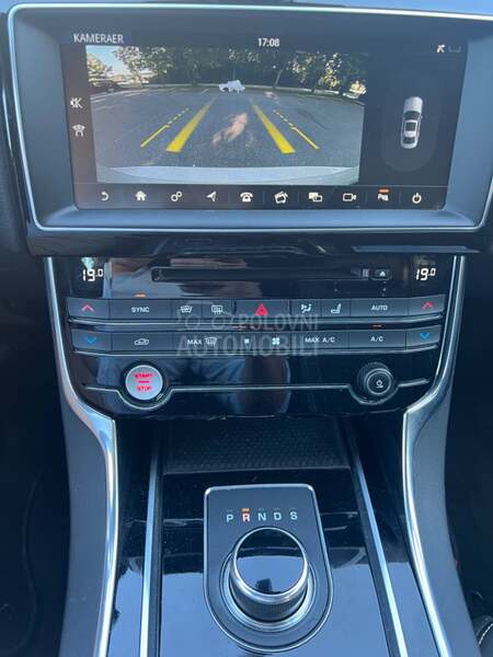 Jaguar XE R-SPORT 4x4