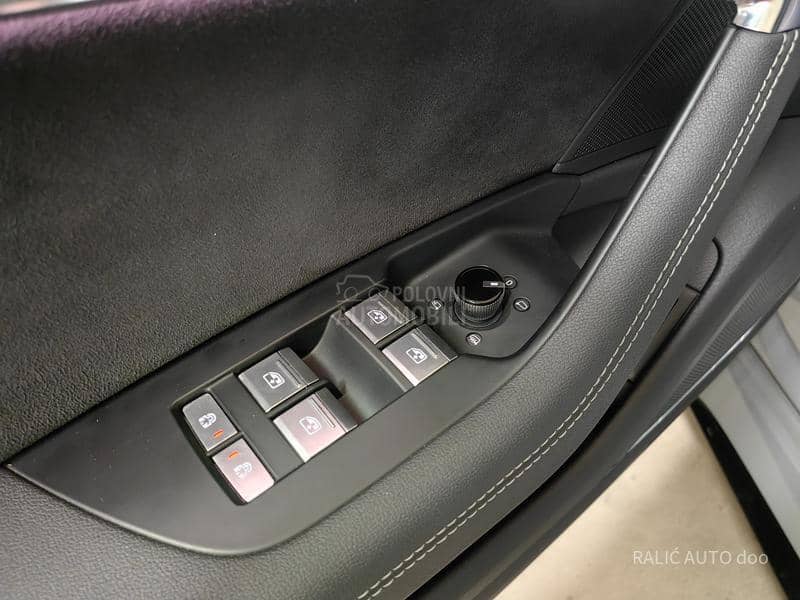 Audi RS6 AIRMATIC/HIBRID