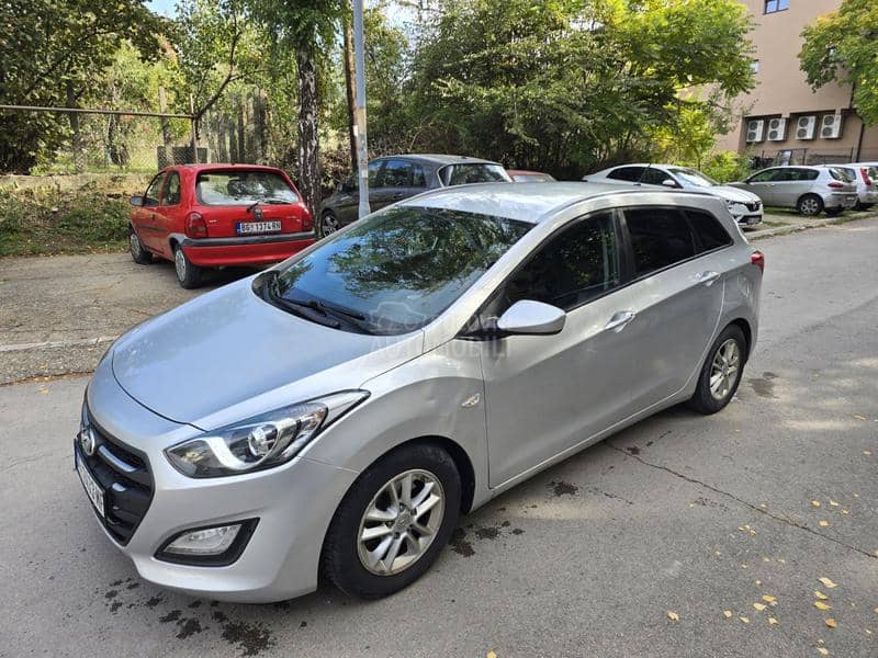 Hyundai i30 1.6/SW/Aut/Premium