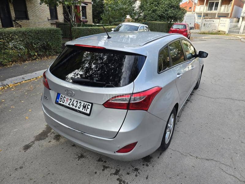 Hyundai i30 1.6/SW/Aut/Premium