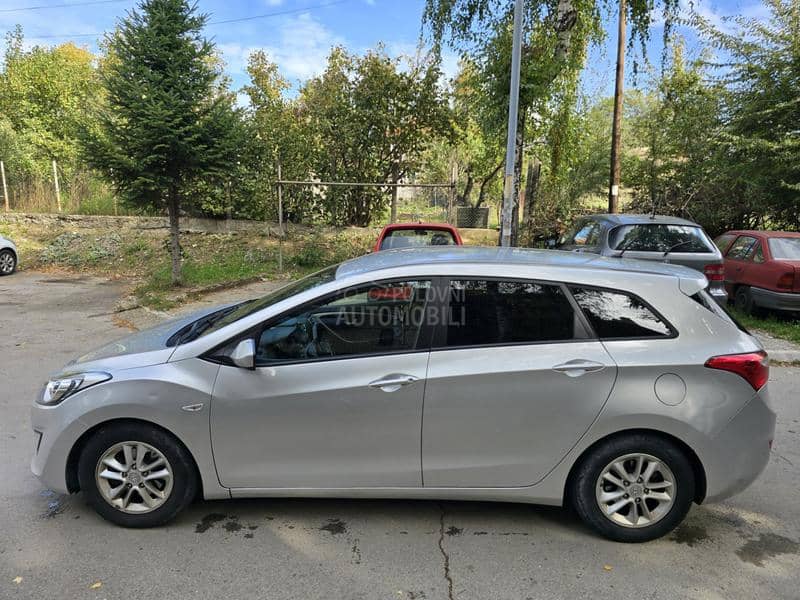 Hyundai i30 1.6/SW/Aut/Premium