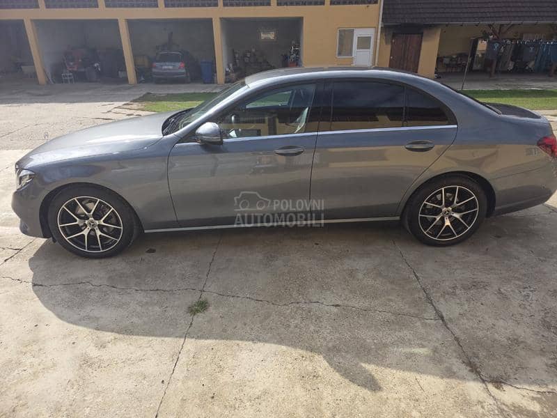 Mercedes Benz E 200 