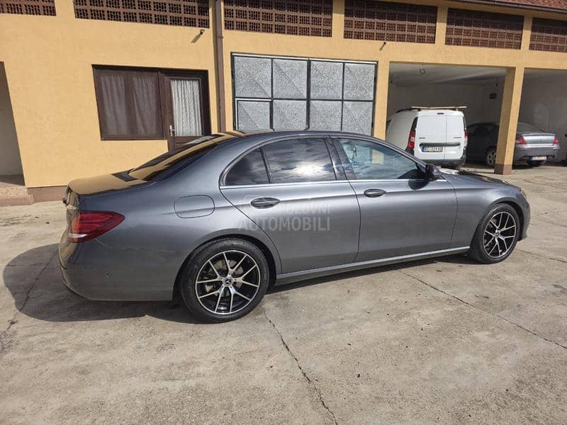 Mercedes Benz E 200 