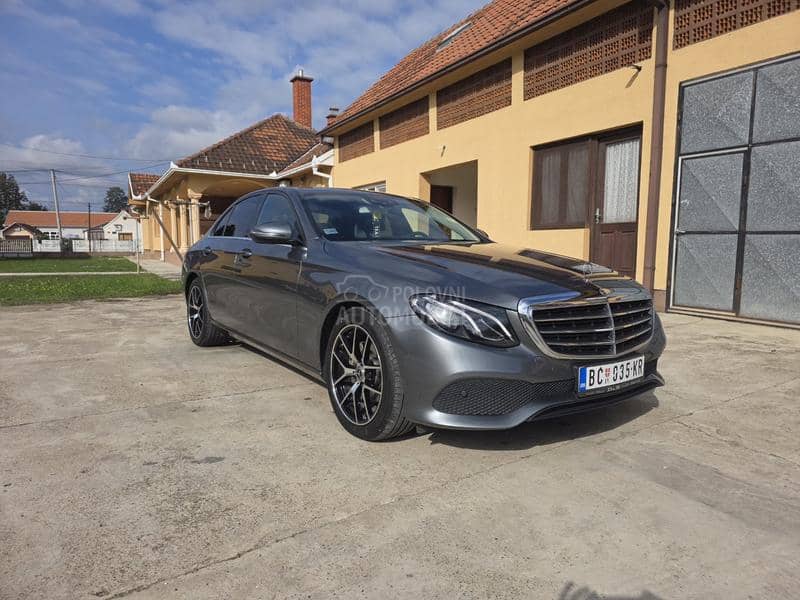 Mercedes Benz E 200 