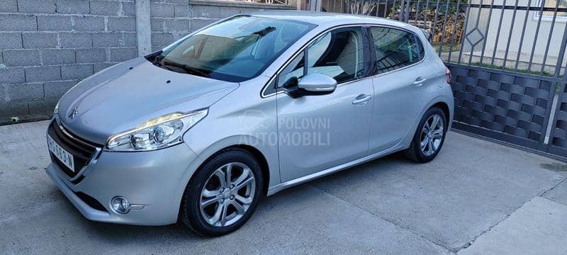 Peugeot 208 1.6 eHdi/Allure Peugeot 208 1.6 eHdi/Allure
