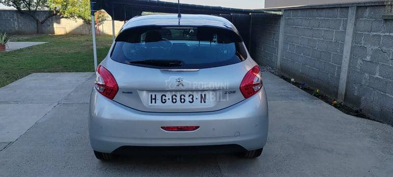 Peugeot 208 1.6 eHdi/Allure Peugeot 208 1.6 eHdi/Allure
