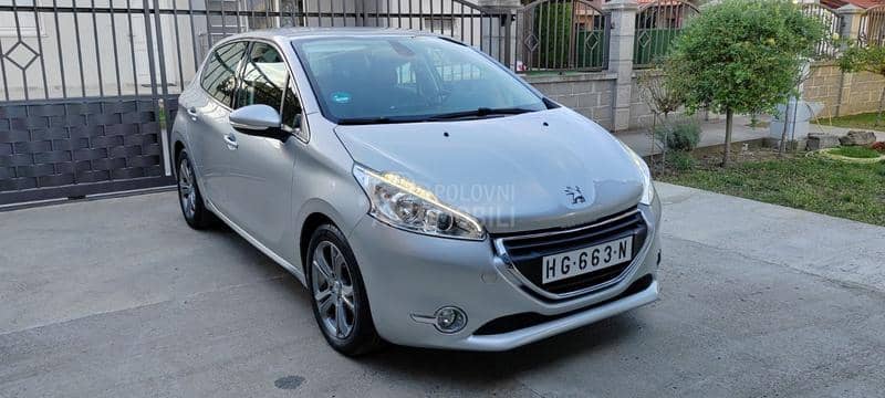 Peugeot 208 1.6 eHdi/Allure Peugeot 208 1.6 eHdi/Allure