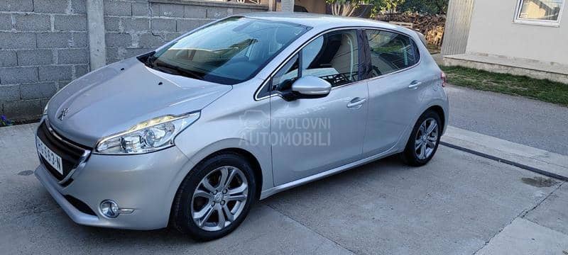 Peugeot 208 1.6 eHdi/Allure Peugeot 208 1.6 eHdi/Allure