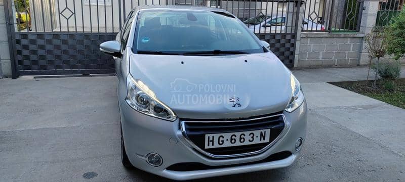 Peugeot 208 1.6 eHdi/Allure Peugeot 208 1.6 eHdi/Allure