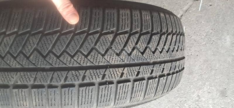 Continental 235/60 R18 Zimska