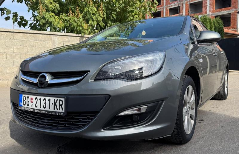 Opel Astra J 