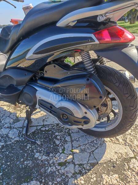 Piaggio Beverly 400