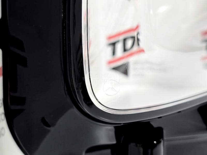 Staklo fara GLB W247