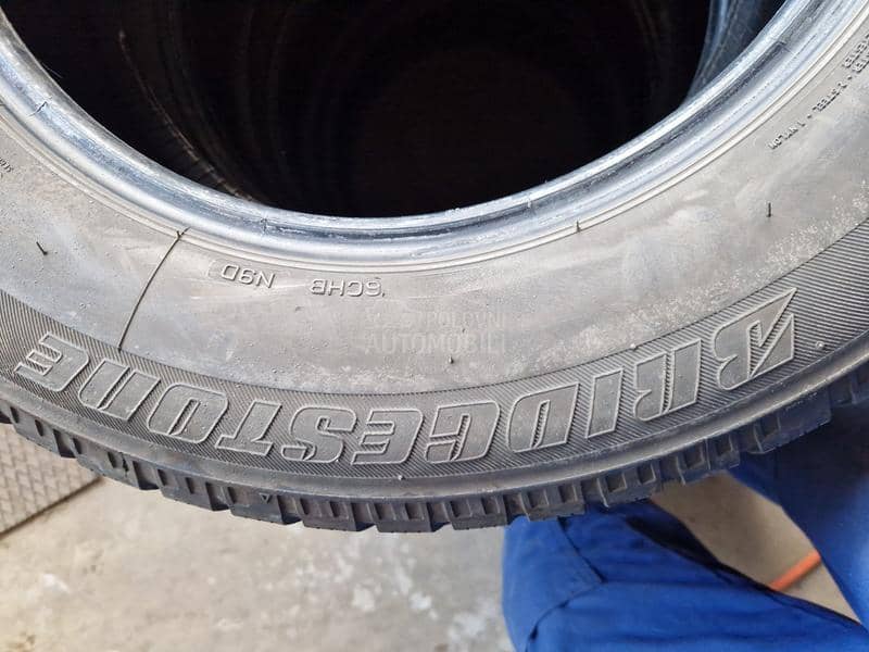 Bridgestone 215/65 R16 Zimska